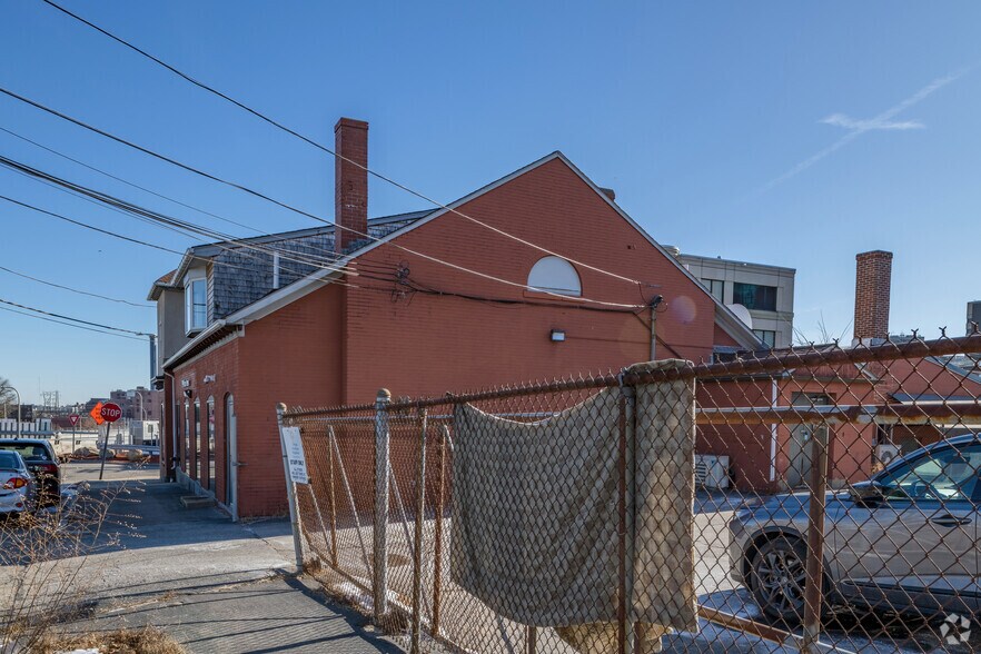 More Photos Of 75-79 Plain St, Providence Medical For Lease