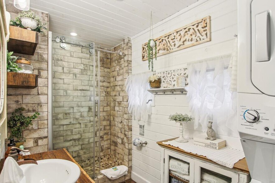 More Photos Of 354 Ivy Ridge Cir, Sylva Specialty For Sale