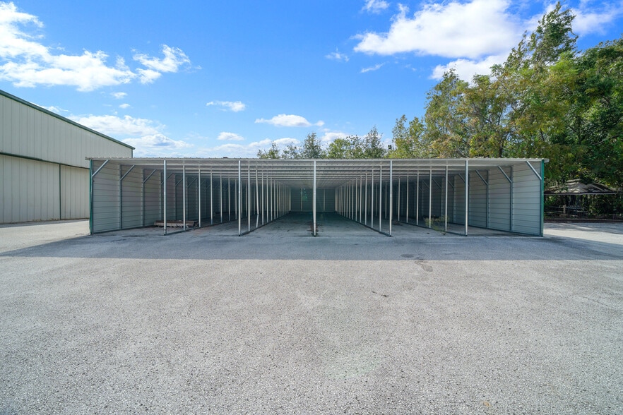 More Photos Of 1056 NE 16th St, Ocala Industrial For Lease