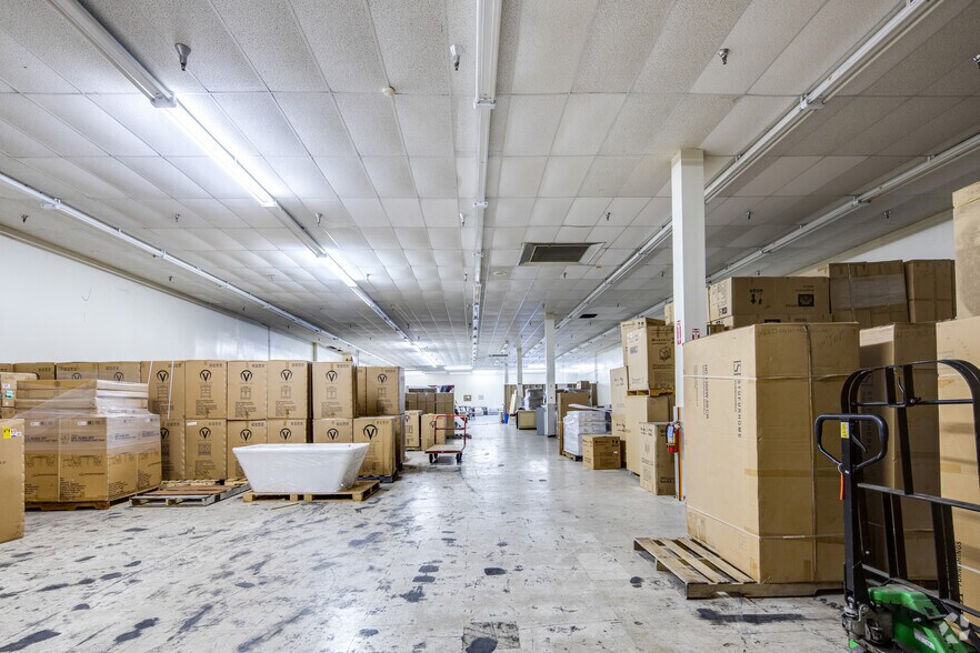 More Photos Of 7802 S Orange Blossom Trl, Orlando General Retail For Lease