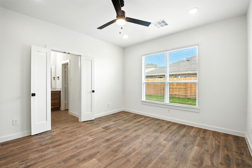 More Photos Of 1805 N Peach Creek Dr, Dayton Apartments For Sale