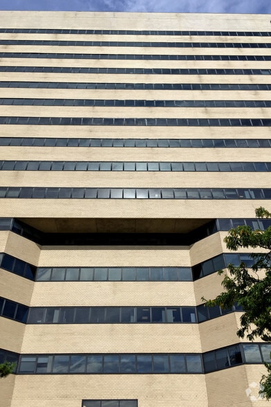 More Photos Of 118-35 Queens Blvd, Forest Hills Coworking Space