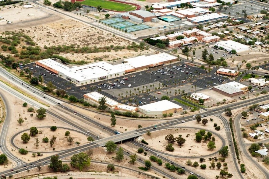 More Photos Of 3660 S 16th Ave, Tucson Department Store For Lease