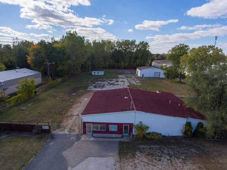 More Photos Of 3905 32nd St, Port Huron Truck Terminal For Sale