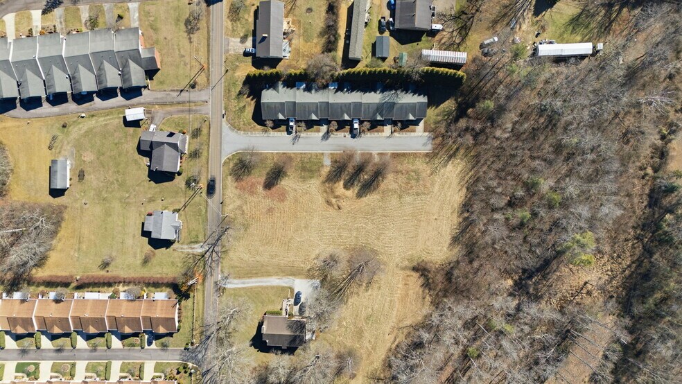 More Photos Of 520 Baird Cove Rd, Franklin Apartments For Sale