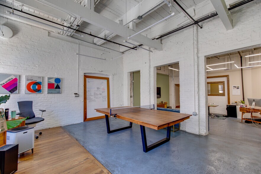 More Photos Of 1821 W Hubbard St, Chicago Loft Creative Space For Lease