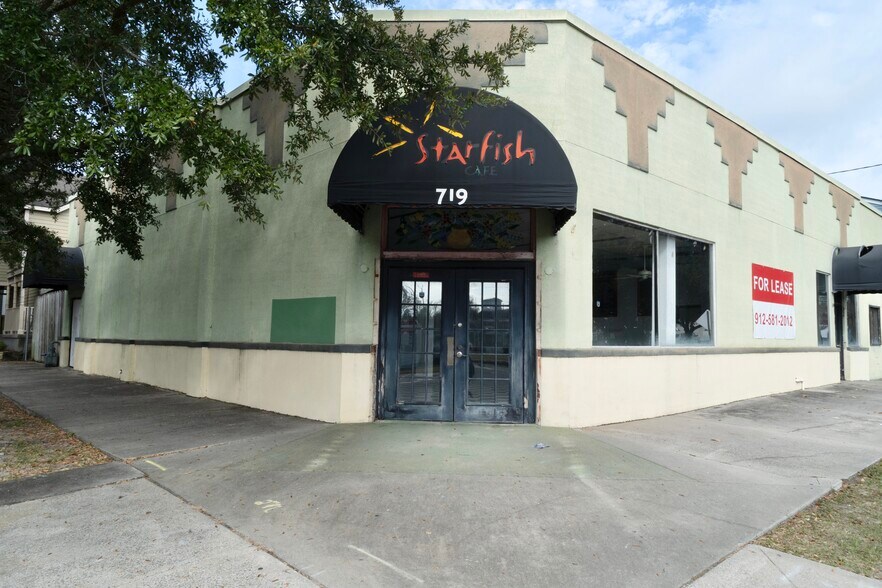 More Photos Of 711-719 E Broad St, Savannah Restaurant For Lease