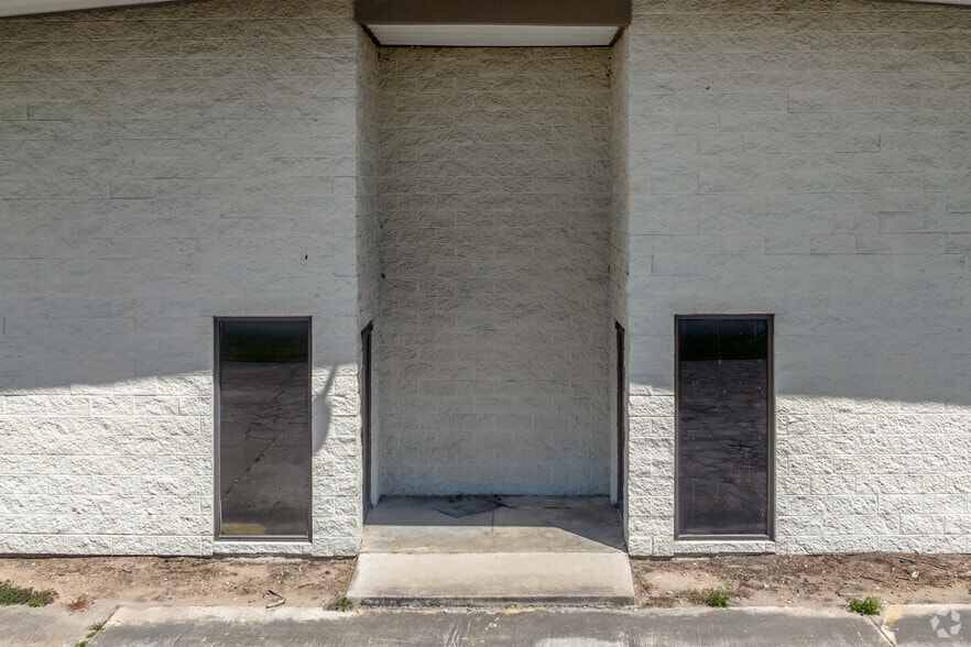 More Photos Of 9110 Meadow Vista Blvd, Houston Warehouse For Lease