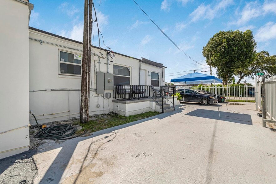 More Photos Of 3705 NW 35th Ave, Miami Warehouse For Sale