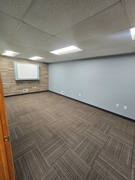 More Photos Of 3540 Jefferson Ave SE, Grand Rapids Warehouse For Lease