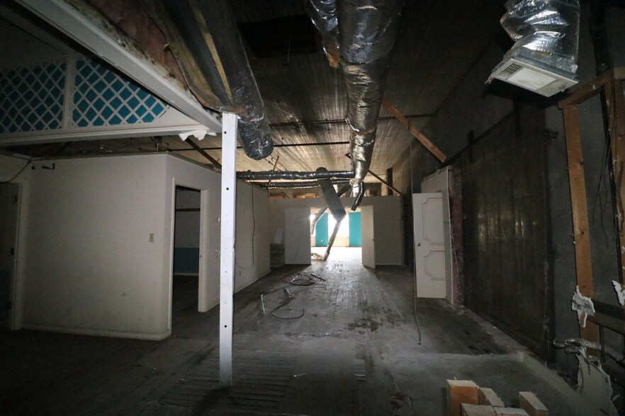 More Photos Of 305 8th St, Augusta Freestanding For Sale