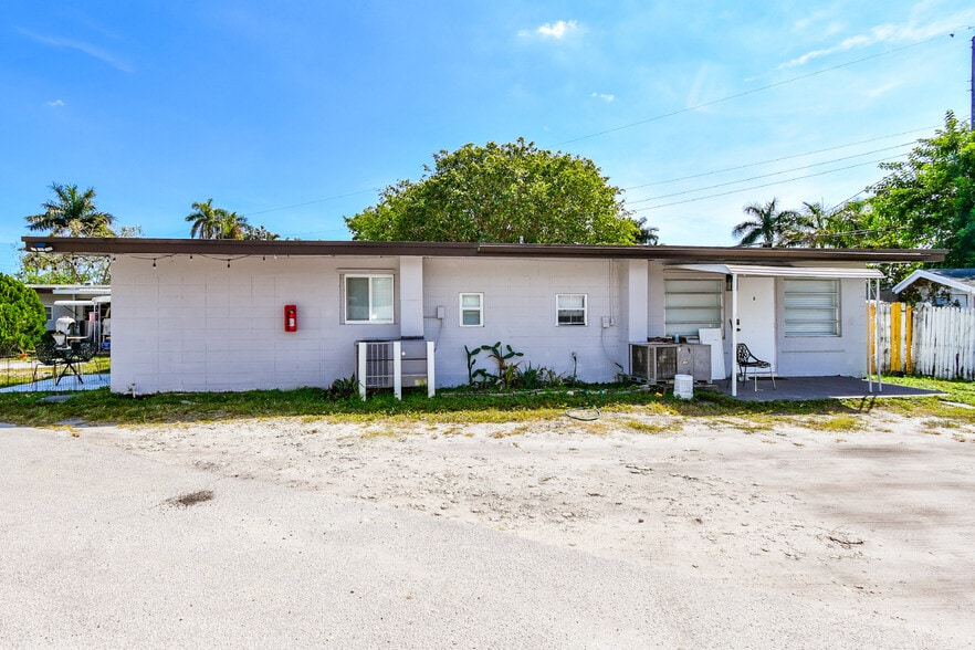 More Photos Of 215 NE 10th Ave, Hallandale Beach Apartments For Sale