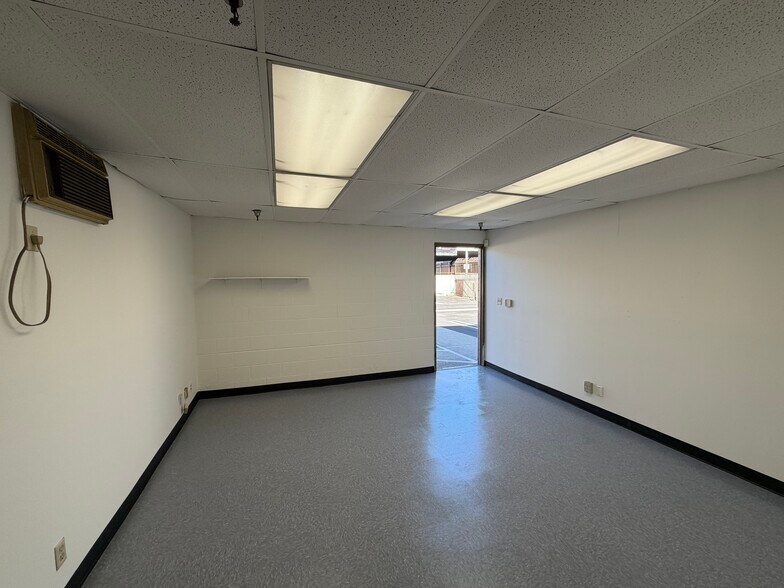 More Photos Of 380 W Martin Luther King Blvd, Los Angeles Warehouse For Lease