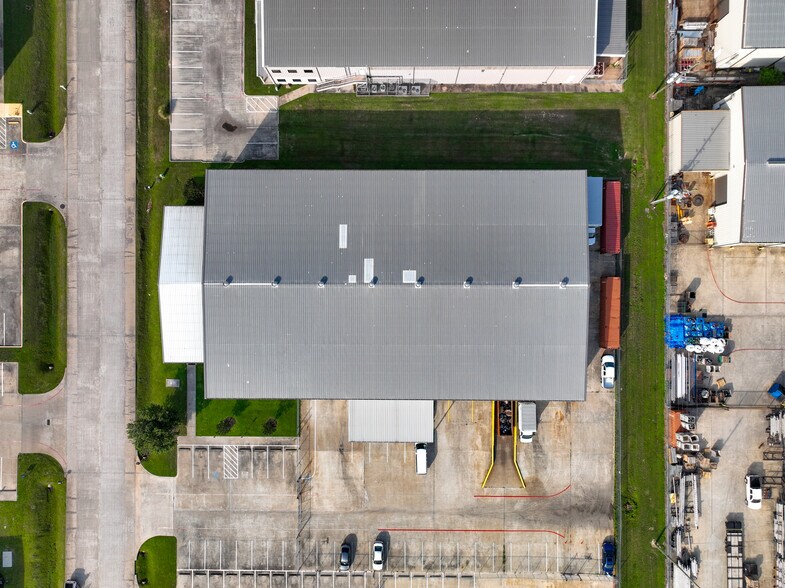 More Photos Of 6819 Willowbrook Park Dr, Houston Warehouse For Lease