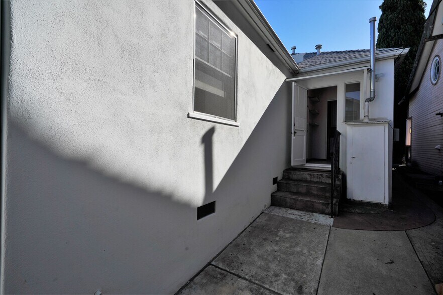 More Photos Of 3552 Front St, San Diego Apartments For Sale