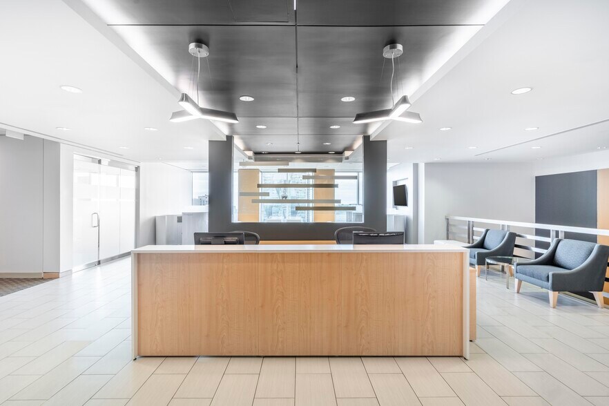 More Photos Of 88 Queens Quay W, Toronto Office For Lease