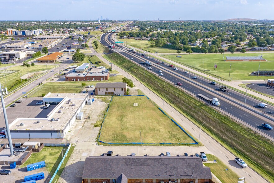 More Photos Of 301 S I-35 Ser Rd, Moore Land For Sale