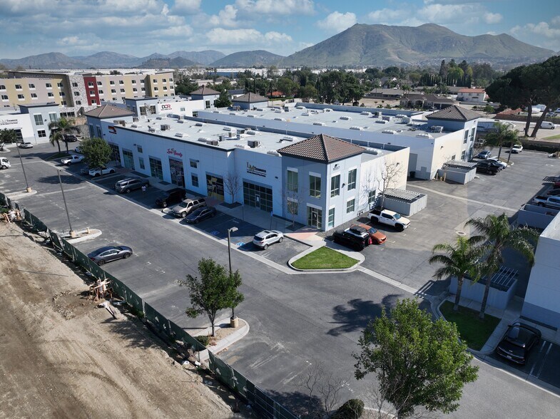 More Photos Of 10557 Juniper Ave, Fontana Warehouse For Lease