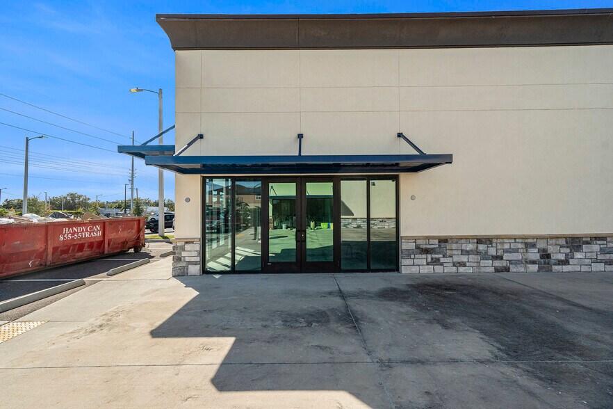 More Photos Of 9070 Progress Blvd, Riverview General Retail For Lease