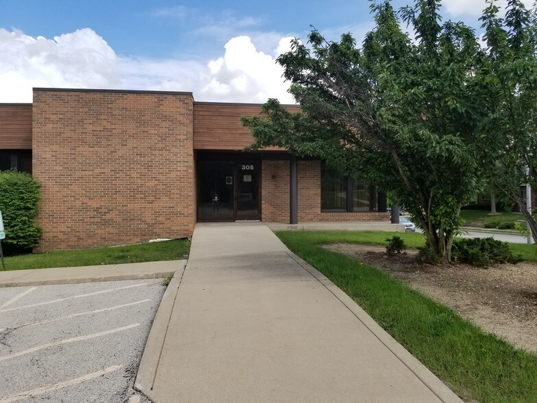 More Photos Of 305 Vine St, New Lenox Medical For Lease