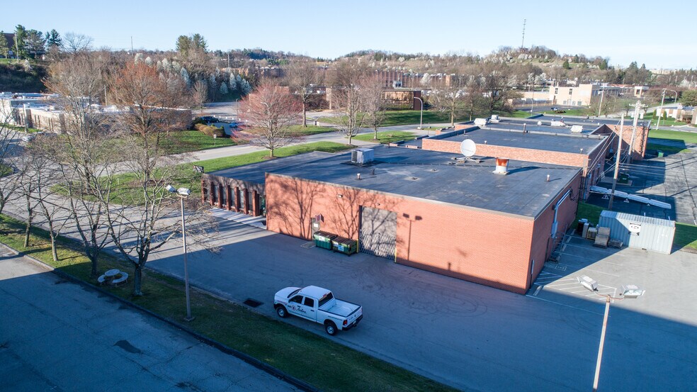 More Photos Of 135-141 Delta Dr, Pittsburgh Research And Development For Lease