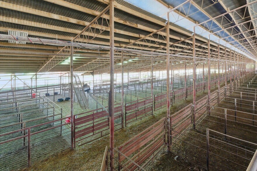 More Photos Of 2316 Marlin hwy, Waco Industrial For Sale