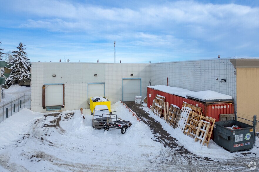 More Photos Of 3605 32nd St NE, Calgary Warehouse For Lease