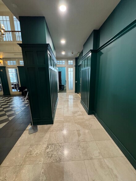 More Photos Of 425 N Florida Ave, Tampa Office For Lease