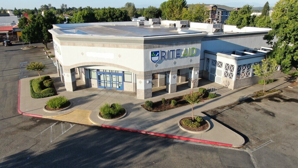 Primary Photo Of 975 E Cypress Ave, Redding Drugstore For Lease