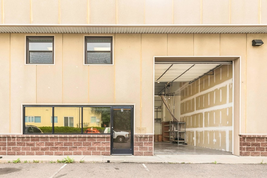 Primary Photo Of 14883 E Hinsdale Ave, Centennial Manufacturing For Sale