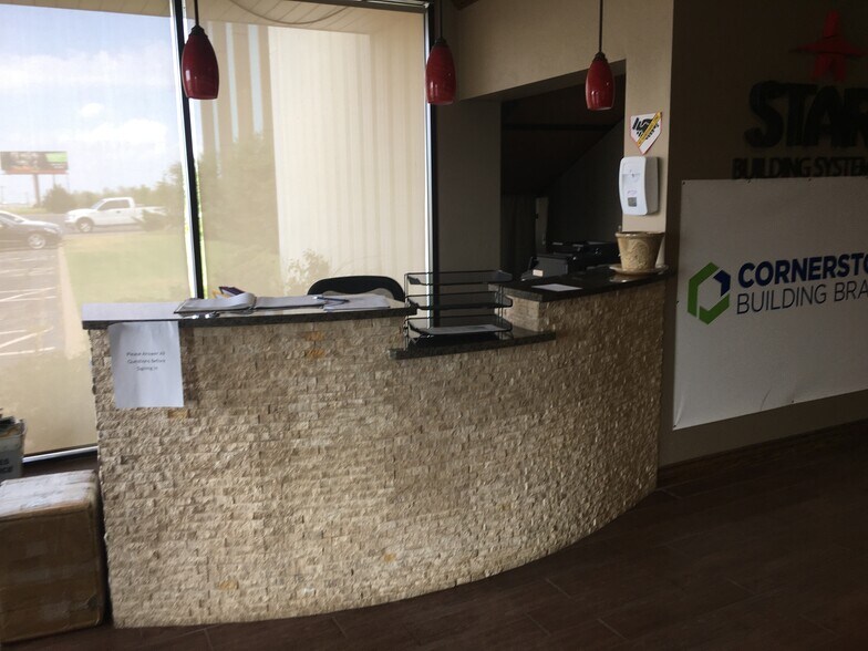 More Photos Of 8600 S I 35 Service Rd, Oklahoma City Office For Lease