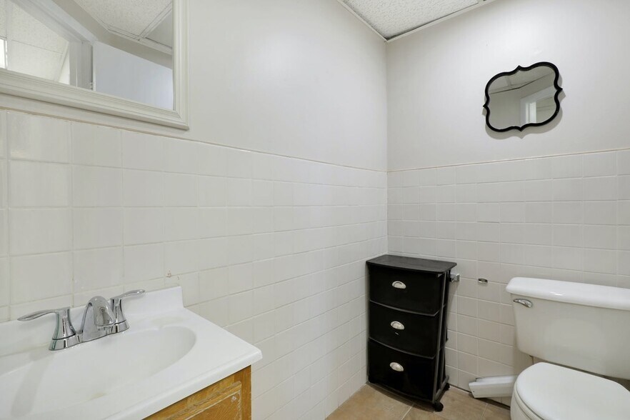 More Photos Of 55 Atlantic Ave, Lynbrook Office For Lease