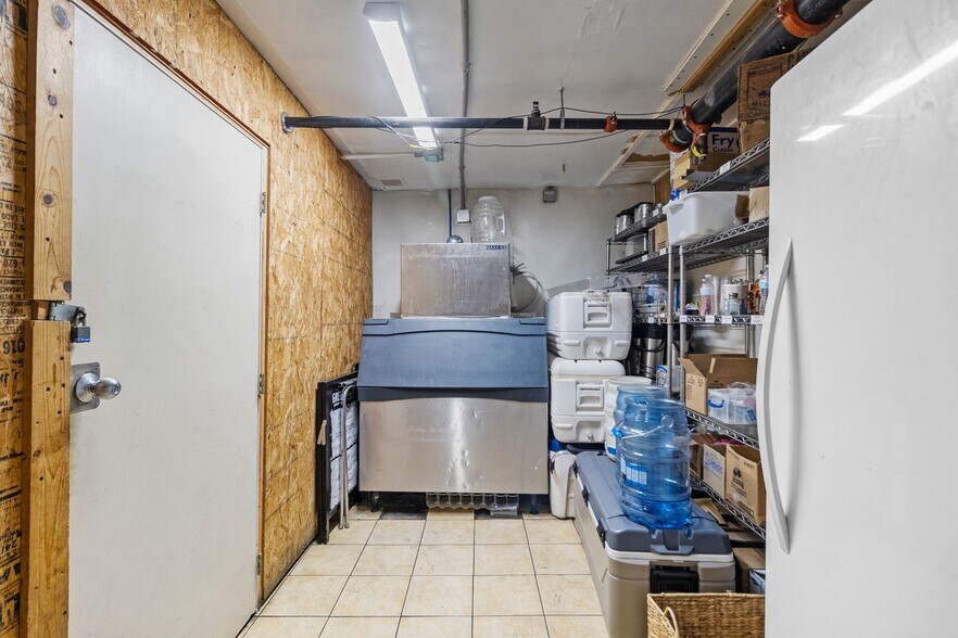 More Photos Of 25911 I-45, Spring Restaurant For Sale