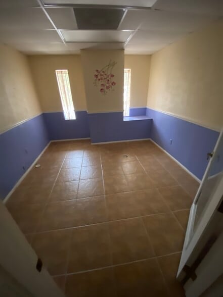 More Photos Of 12820 Kenwood Ln, Fort Myers Medical For Lease