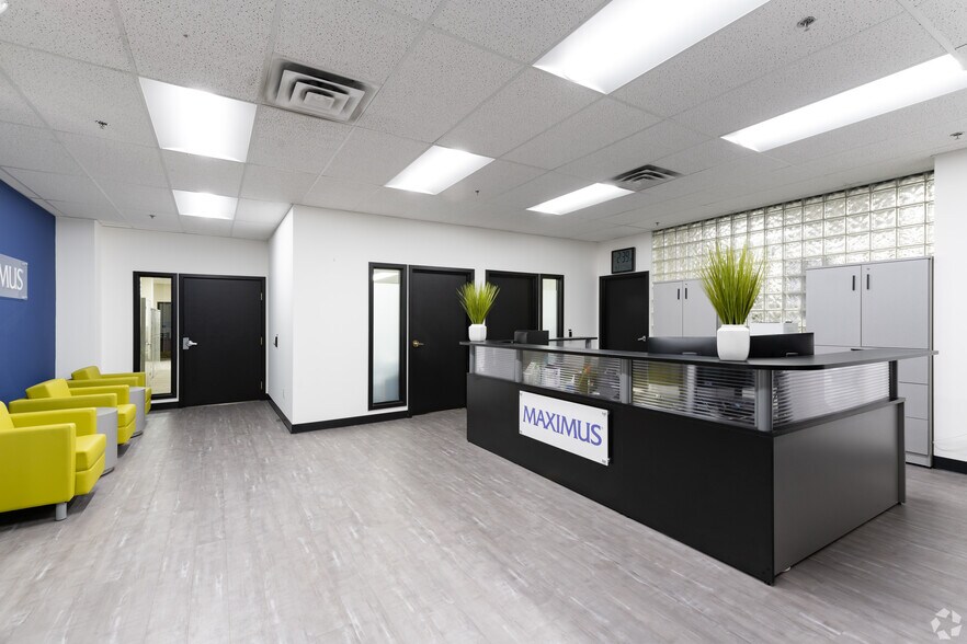 Primary Photo Of 3001 Coolidge Rd, East Lansing Unknown For Lease