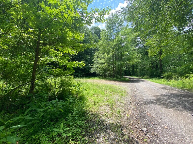 More Photos Of 15303 Midland Trl, Ansted Freestanding For Sale