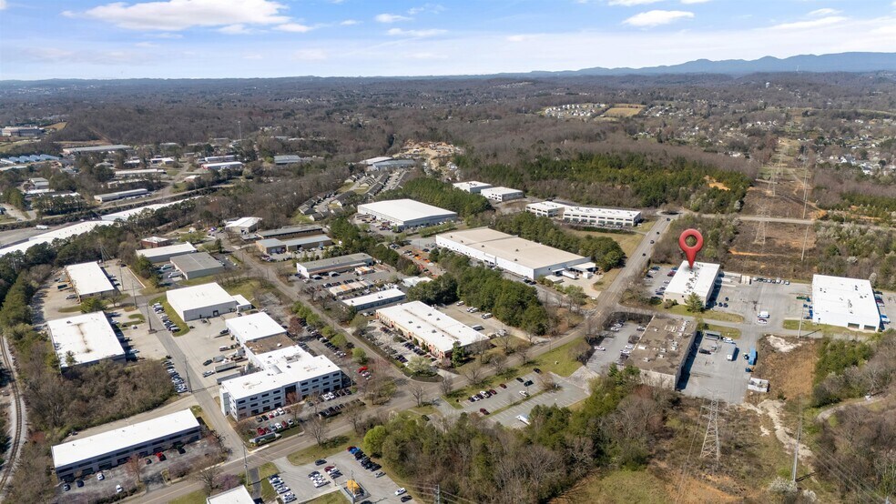 More Photos Of 1832 Midpark Rd, Knoxville Flex For Lease