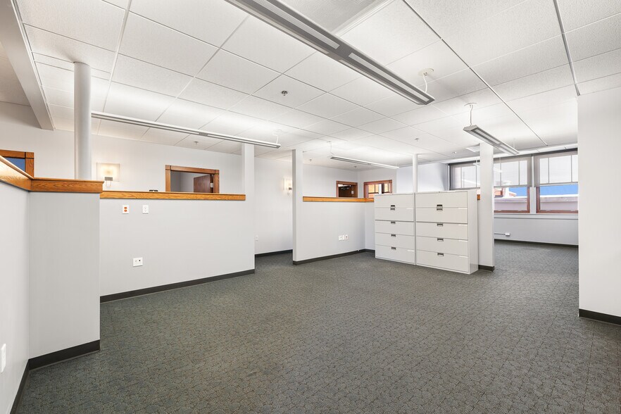 More Photos Of 40 W 4th St, Mansfield Storefront Retail Office For Lease