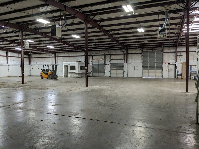 More Photos Of 5025 Old York Rd, Rock Hill Distribution For Lease