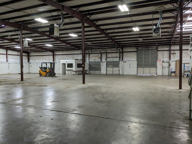 More Photos Of 5025 Old York Rd, Rock Hill Distribution For Lease