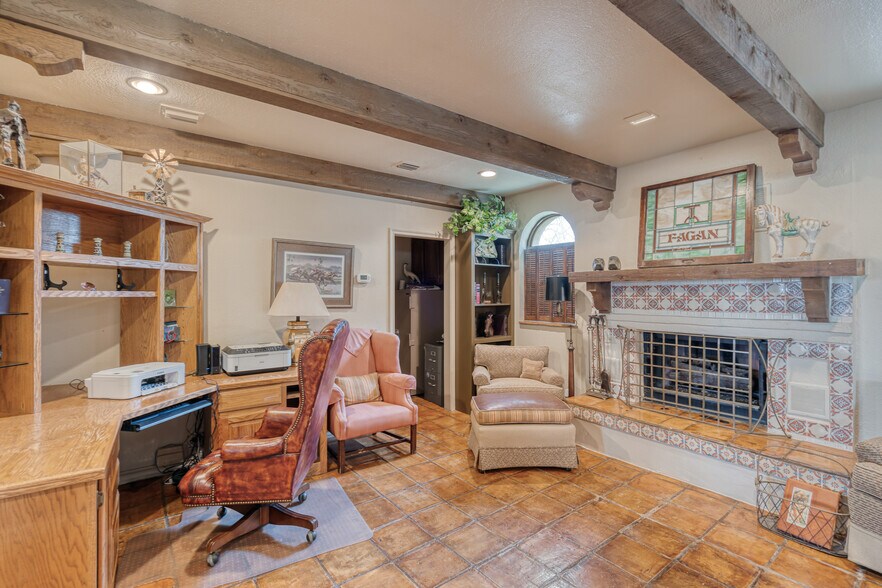 More Photos Of 505 Gilchrist Ln, Del Rio Specialty For Sale