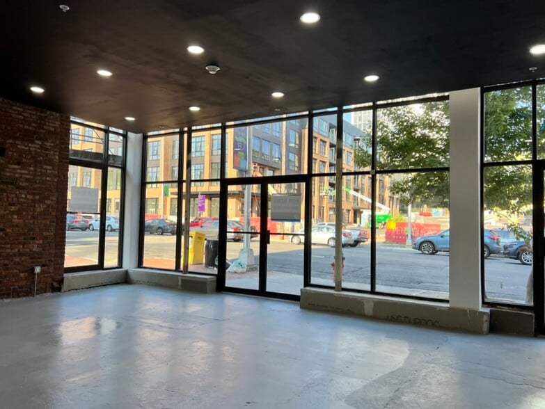 More Photos Of 378 Broad St, Newark Storefront Retail Office For Lease