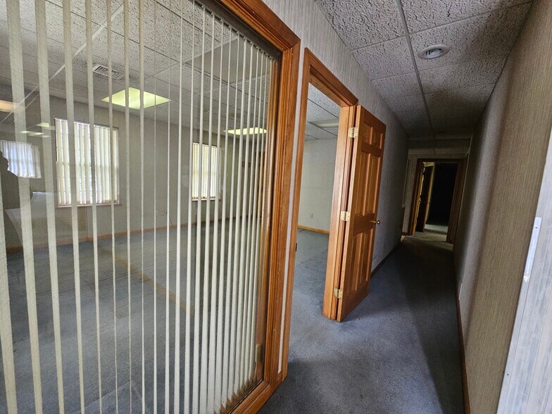 More Photos Of 1755 Meriden Waterbury Tpke, Plantsville Office Residential For Sale