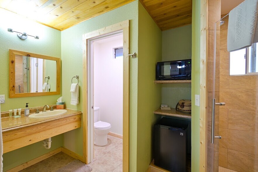 More Photos Of 1842 AZ-260, Heber Hotel For Sale