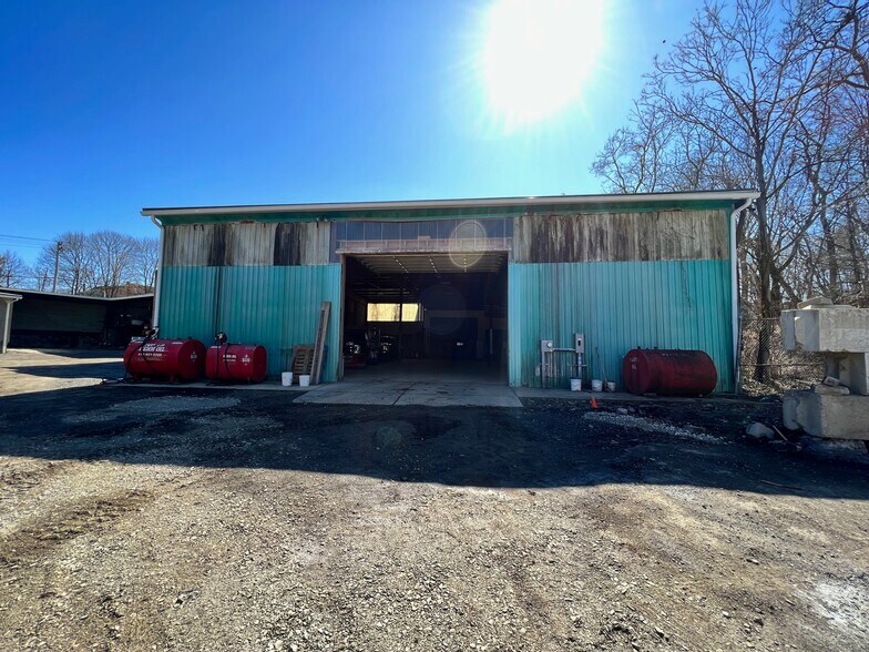 More Photos Of 77 Noble Ave, Crafton Industrial For Lease