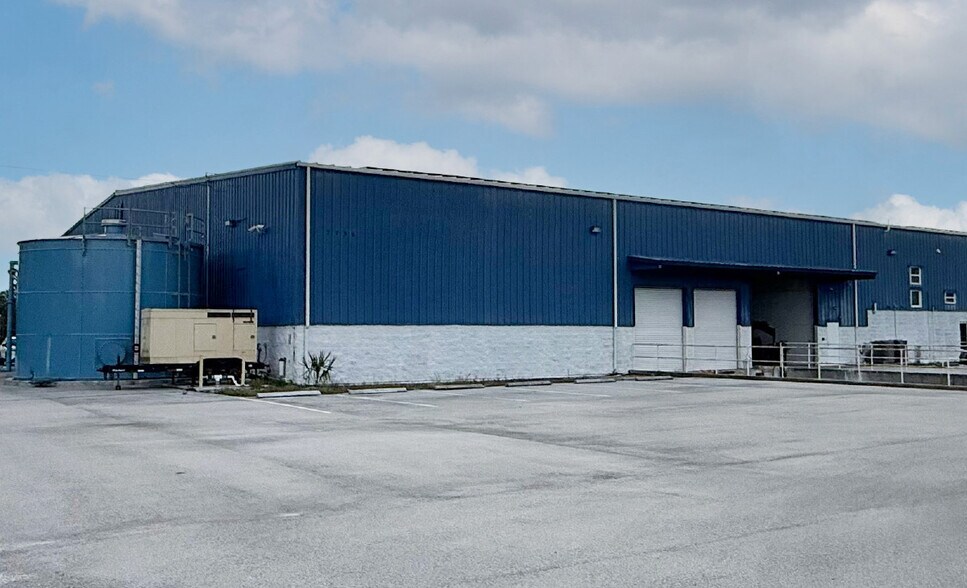 More Photos Of 7756 130th St, Sebastian Manufacturing For Sale