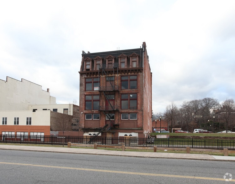 More Photos Of 21-23 Colony St, Meriden Office For Lease