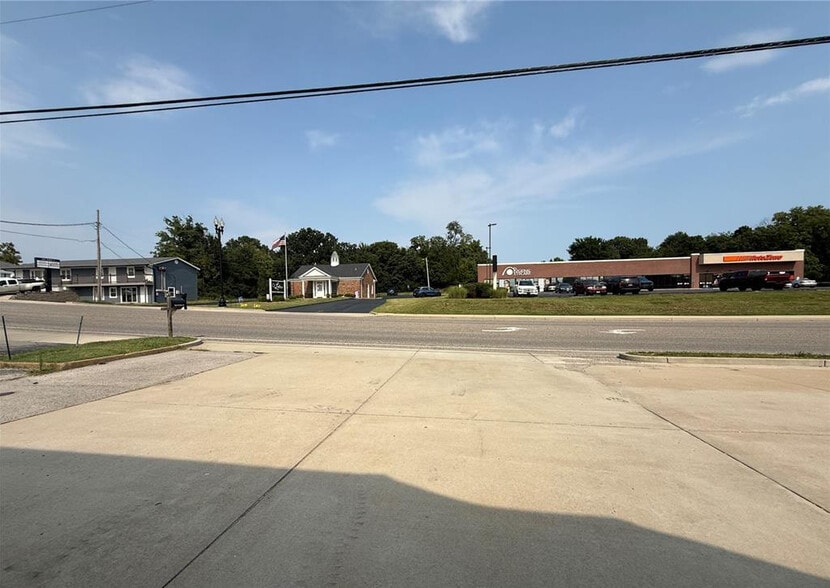 More Photos Of 10639 Business Route 21, Hillsboro Office For Lease