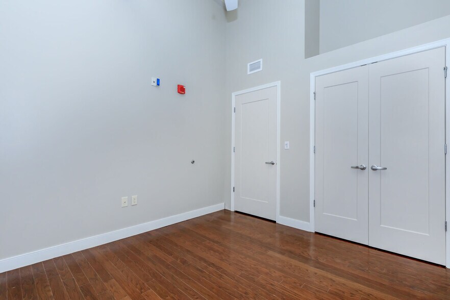 More Photos Of 811-827 Court St, Utica Apartments For Lease