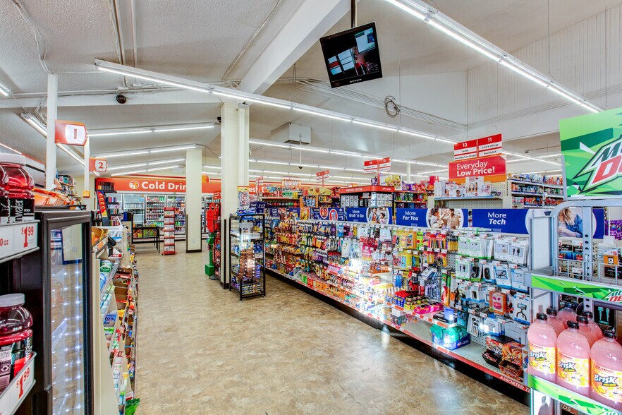 More Photos Of 100 Bennett Ave, Bennett Freestanding For Sale